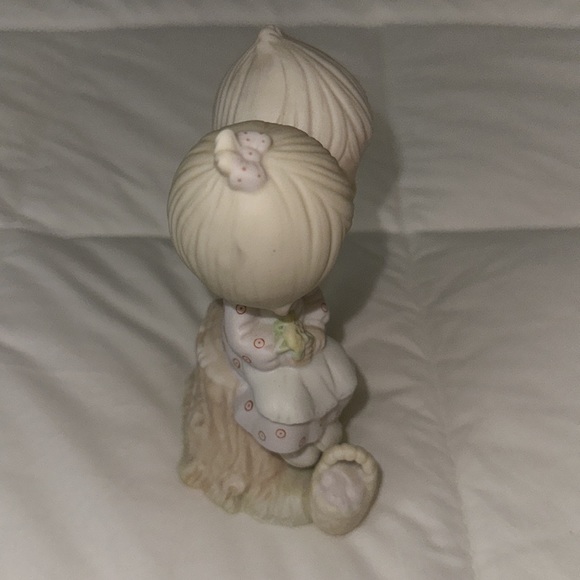 Jonathan & David - Love One Another Figurine - Picture 6 of 7